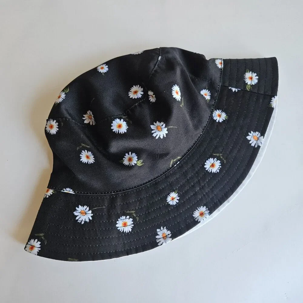 Alice and Olivia Daisy Bucket Hat Sunhat Reversible Adult Black 3